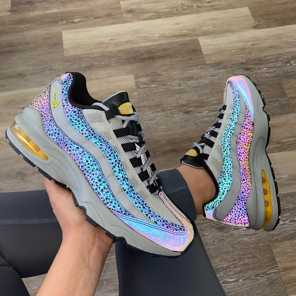 Nike Shoes - NEW Nike Air Max 95
